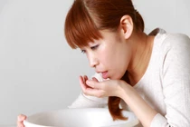 Những nguy hiểm bạn không ngờ đến khi lạm dụng vitamin C