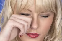 8 hành động tồi tệ tàn phá dung nhan