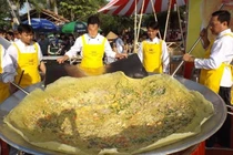 Bánh xèo lớn nhất Việt Nam đường kính gần 2m