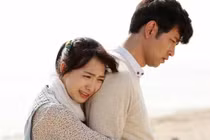 Sốc nặng vì vợ cũ quay lại xin một đứa con