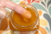 5 lý do bạn nên làm đẹp bằng mật ong 