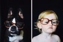 Bật cười xem bé và cún cưng có biểu cảm giống hệt nhau