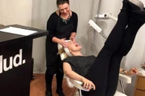 Làm đẹp cực hiệu quả với sữa mẹ