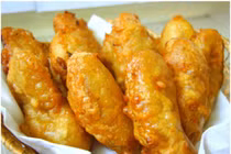 Món ăn vặt nóng hổi vừa thổi vừa ăn đêm đông HN