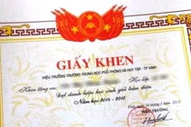 200 giấy khen thiếu quốc hiệu bị thu hồi