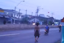 Thanh niên “ngáo đá” quậy tưng bừng trên quốc lộ 1