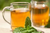 7 cách chế nước hoa hồng dành cho da dầu