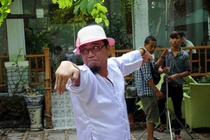 Danh hài Hồng Tơ tiết lộ quá khứ con bạc "khát nước"