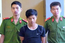 Cuồng ghen, nữ sinh bị người yêu thiêu sống