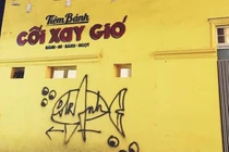 Cột mốc Fansipan và loạt địa danh nổi tiếng bị vẽ bậy 