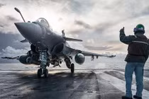 Gian truân nỗ lực chào bán tiêm kích Rafale của Pháp