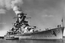 Cái kết kinh hoàng khi tàu sân bay đối đầu thiết giáp hạm