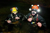 Nhóm chuyên gia Anh giúp Thái Lan giải cứu đội bóng nhí là ai?