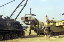Xe cứu hộ xe tăng lớn nhất thế giới của Mỹ có gì đặc biệt?