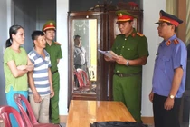  Vay tiền trả lãi suất cao để chiếm đoạt hơn 11 tỷ đồng 