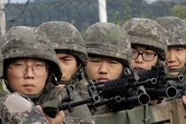 Sự khắc nghiệt của chế độ Nghĩa vụ Quân sự ở Hàn Quốc