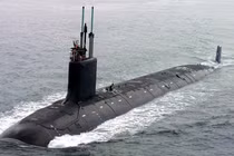 Chưa kịp ra khơi tàu ngầm hạt nhân Mỹ đã "tịt nòng"