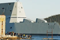 Khu trục hạm lớn nhất nước Mỹ và giấc mơ của Nga