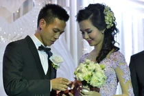 Gia thế nhà vợ của Văn Quyết - cầu thủ gỡ hòa cho U23 Việt Nam