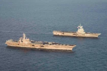 Đọ sức mạnh hai tàu sân bay hạt nhân mạnh nhất hành tinh