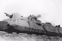 Cận cảnh những đoàn tàu hỏa bọc thép “vô dụng” nhất CTTG 2