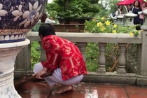 Điều bất ngờ trên đôi chân của Hoài Linh khiến đàn em thấy thương