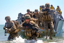 Hé lộ sức mạnh quân sự Mỹ tập trung ở Ukraine, Đông Âu "đón" Nga