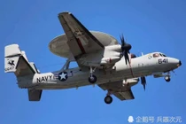 Điểm mặt những máy bay lớn nhất từng cất cánh từ tàu sân bay