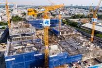 Xây dựng Hòa Bình "nợ chồng nợ", lãi lao dốc 74% quý 3