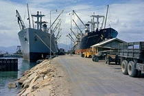 Cảng Cam Ranh sắp niêm yết trên HNX, cổ phiếu liền dậy sóng