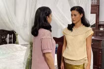 Từ tòa án trở về mẹ chồng bỗng nhét vào tay 1 thứ, tôi khóc lặng người