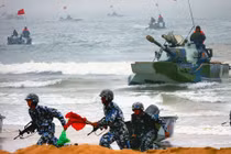 Tổ chức diễn tập trái phép quy mô lớn khiến Trung Quốc "lộ bài"?