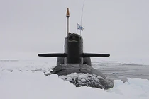 Sức mạnh ba tàu ngầm nguyên tử Nga vừa đội băng ở Bắc Cực