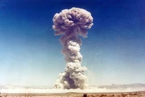 Quốc gia duy nhất tự nguyện từ bỏ vũ khí hạt nhân