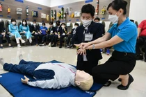 Xem trẻ em “hóa thân” xử lý tình huống hàng không khi gặp sự cố