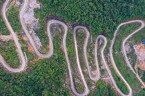 Kinh ngạc vẻ đẹp đèo Mẻ Pia 14 tầng “đáng sợ” nhất Việt Nam