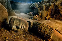 Vì sao đội quân đất nung trong mộ Tần Thủy Hoàng không đội nón sắt? 