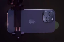 Ảnh thật iPhone 14 Pro màu tím gây thất vọng: Không như quảng cáo?