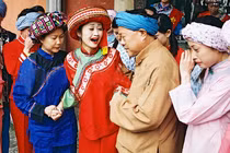 Phong tục cưới xin khó hiểu nhất hành tinh, bó tay số 1