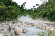 Dòng sông đun sôi mọi thứ và loạt địa điểm kỳ quái nhất hành tinh 