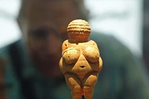 “Nội soi” bức tượng cổ thần vệ nữ, phát hiện bí mật động trời