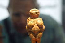 “Nội soi” bức tượng cổ thần vệ nữ, phát hiện bí mật động trời