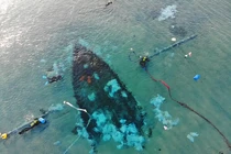 Tìm thấy “con tàu ma” chứa thứ đáng sợ, đoạt mạng 2/3 người châu Âu