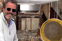 Dọn quán rượu cũ, bất ngờ phát hiện kho báu khủng bị lãng quên