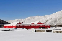 Đụng độ kho báu cổ gây choáng, làng Olympic lập tức phải di rời 