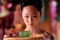 Được “rửa lỗ rồng” cho hoàng đế, cung nữ xưa tranh nhau chí mạng