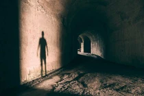 Đến thăm địa điểm “ma quái”, cặp đôi nhận được tin nhắn ám ảnh