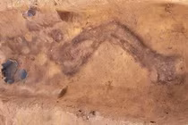 Bật nắp mộ cổ, sốc nặng thấy hài cốt “không cánh mà bay”