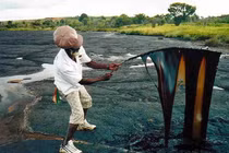 Lạ lùng hồ không chứa nước nhưng chứa thứ quốc gia nào cũng săn lùng 