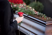 Lý giải khoa học vì sao viếng đám ma nhiễm "hơi lạnh" dễ ốm?